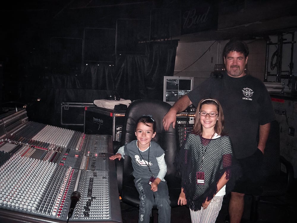 October 04 metallica chargers amy 003