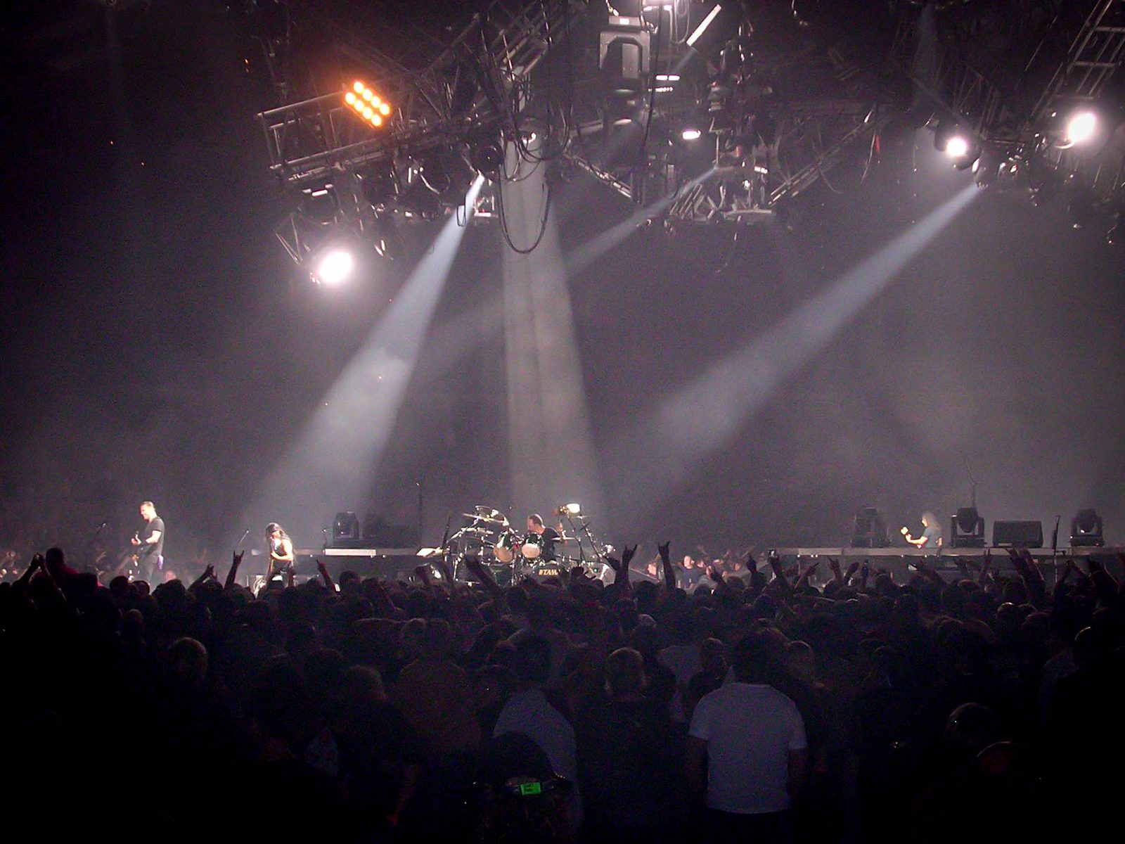 October 04 metallica chargers amy 043